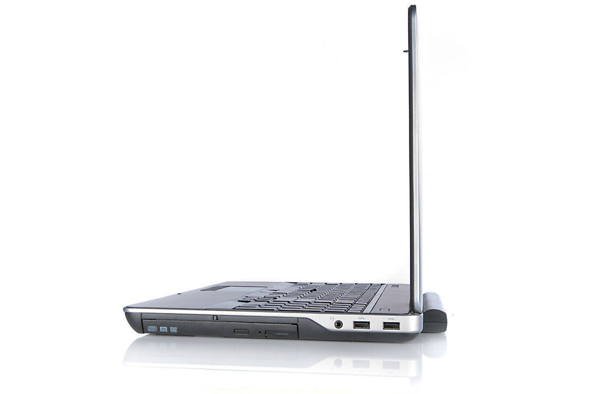 لپتاپ استوک دل Dell Latitude E6540 با پردازنده Core i7 4600M و رم 8 گیگ ddr3 با حافظه 512 گیگ HDD